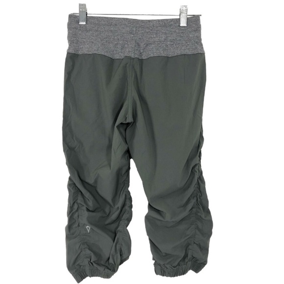 Ivivva Live to Move Dance Studio Crop  Pants L. - Picture 4 of 16